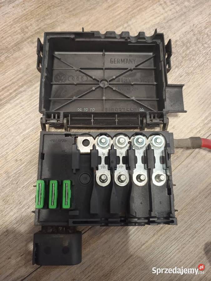 Skrzynka na bezpieczniki Golf 4 Piaseczno