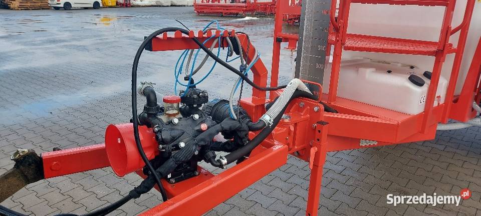 Opryskiwacz polowy ciągany FMR Lisicki Transport Opryskiwacze Mroczków Duży