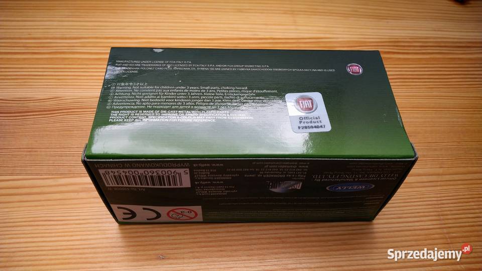 Fiat 126p Maluch 143 żółty czarne tablice Tywonia