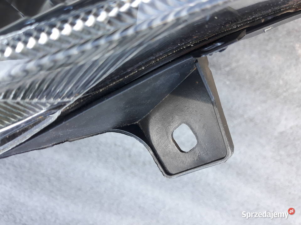 Mercedes Sprinter lampa pród HELLA 1EB 247 012 wielkopolskie