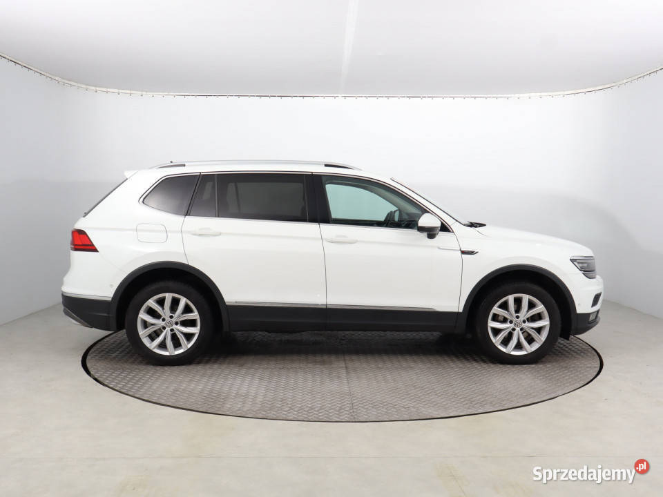 VW Tiguan Allspace 20 TSI pełny VAT