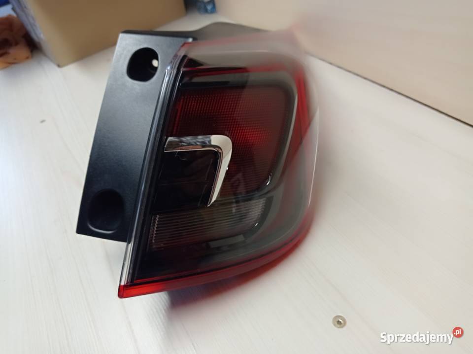 OPEL CROSSLAND X LAMPA PRAWA TYLNA 17 Bydgoszcz