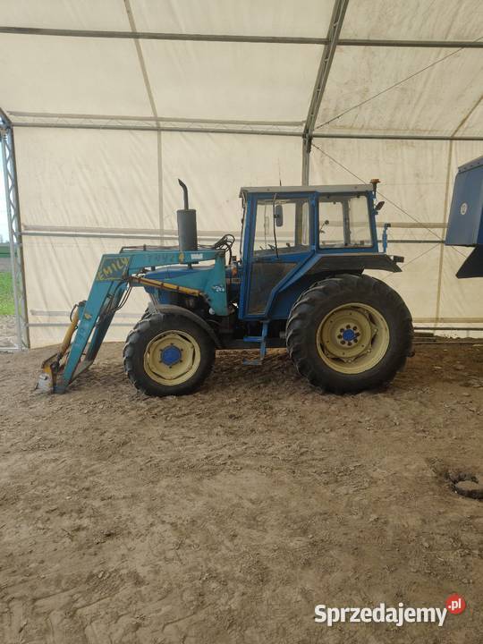 Ford 4610 4 x 4 z turem Skrzynia biegów Manualna