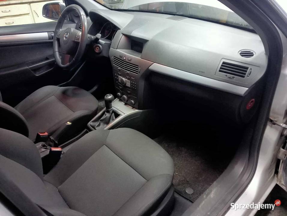 Opel Astra H 14 90 2006 Alufelgi Radio