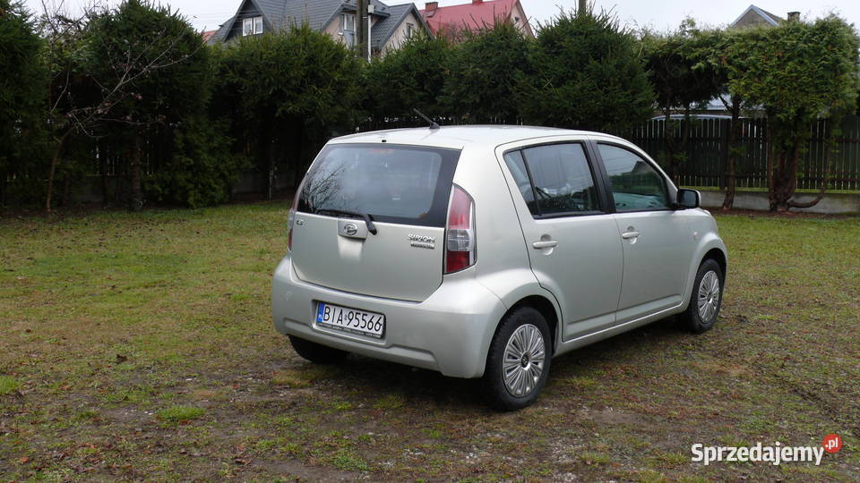 DAIHATSU SIRION 13 benzyna 2007r złoty Daihatsu podlaskie Sokółka
