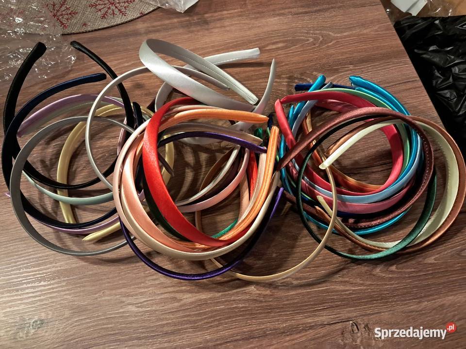 31 nowych satynowych opasek na głowę dziewczynka Sandomierz sprzedam