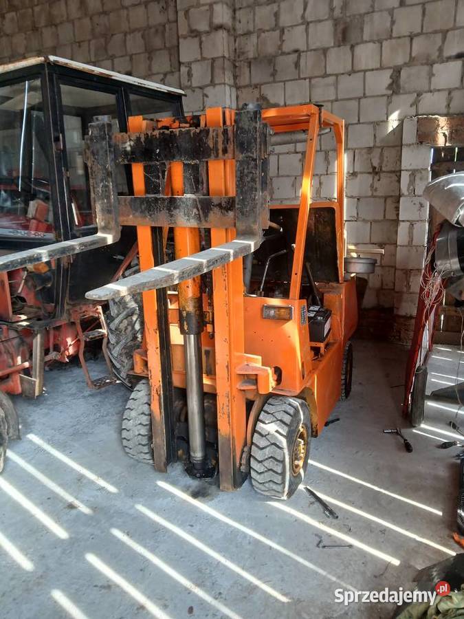 Wózek widłowy Bułgar silnik Perkins 3p