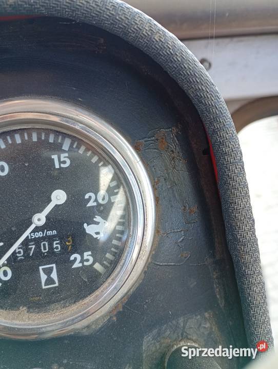 Ciągnik rolniczy Massey Ferguson 590 sprowadzony Massey Ferguson Sośno