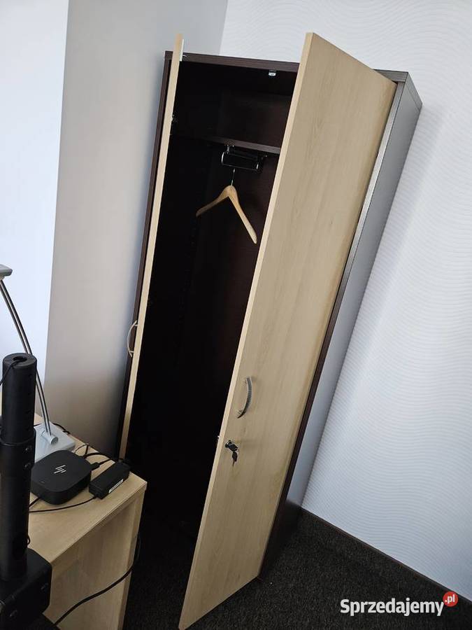 Szafa dwudrzwiowa używana w biurze Warszawa