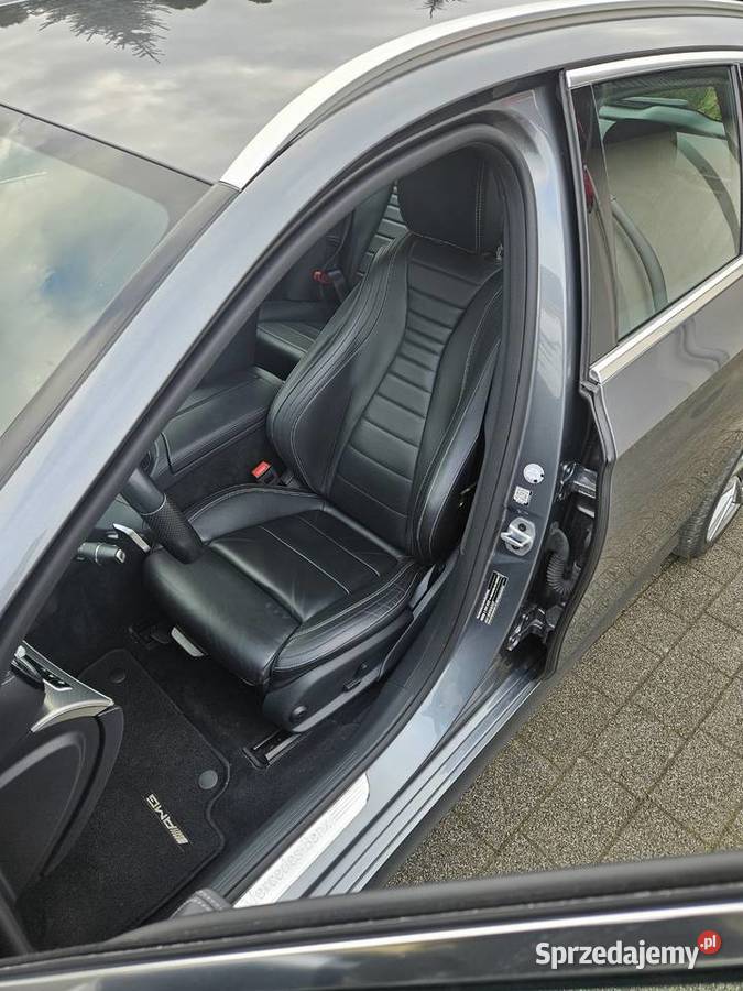 Mercedes E 300 AMG Line 306KM