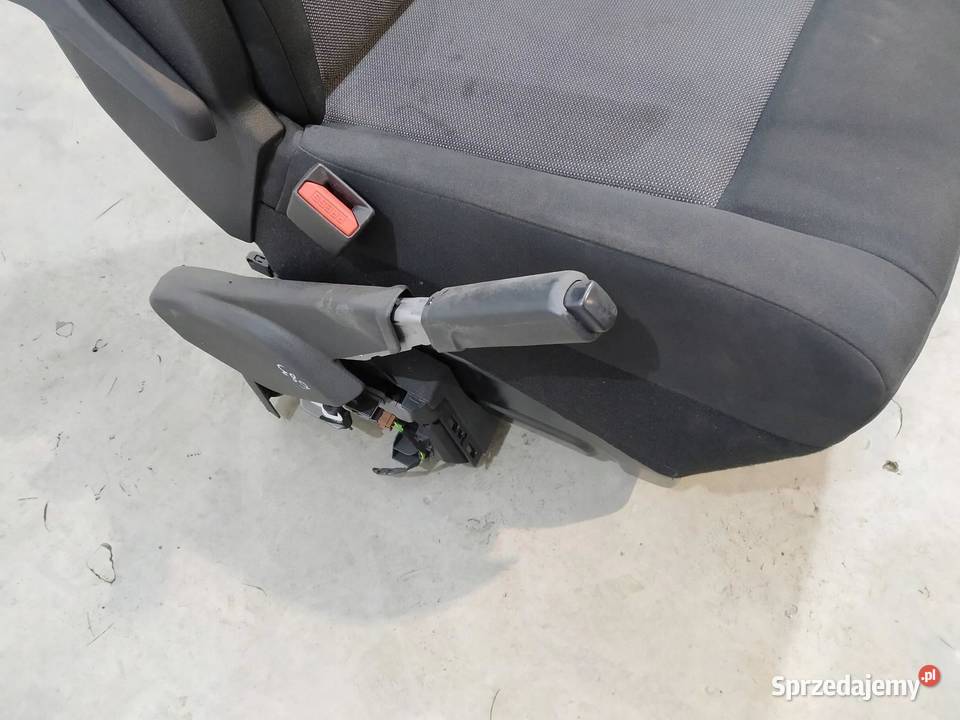 FOTELE LEWY KIEROWCY GRZANY EXPERT Toyota ProAce świętokrzyskie sprzedam
