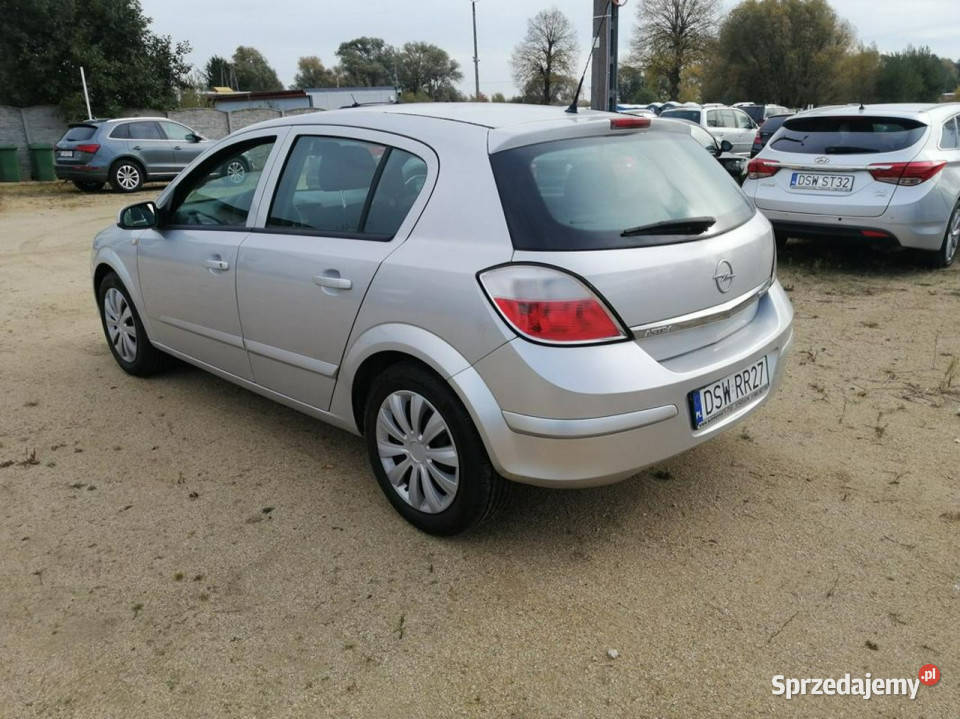 Opel Astra 16 105 klima elektryka zadbany H srebrny