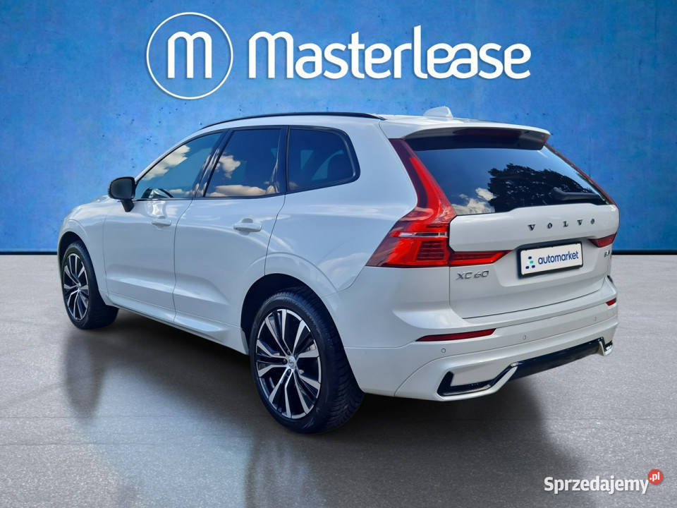 Volvo XC 60 B4 D AWD Plus Dark Z Polskiego światła LED