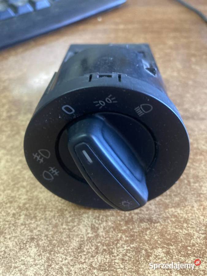 SKODA RAPID WLACZNIK PRZELACZNIK SWIATEL Pozostałe Rakoniewice