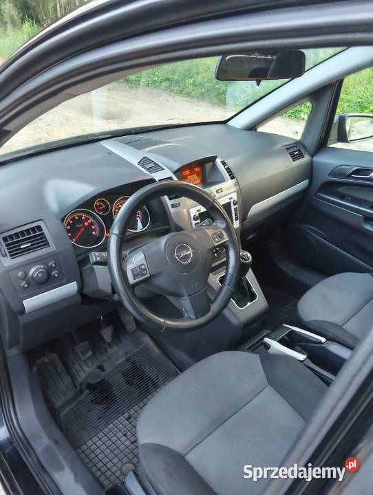 Sprzedam Opel Zafira B 2005 16 benzyna 7 osobowa Rok produkcji 2005