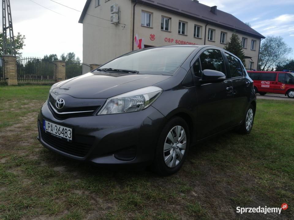 Toyota yaris lll 2013 14 d4d grafitowy