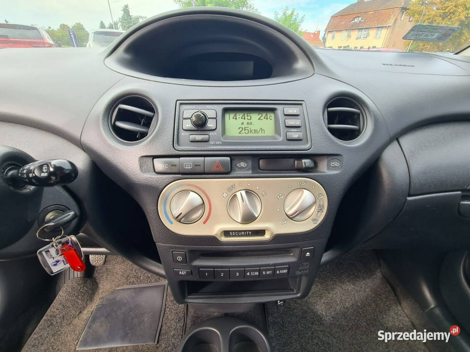 Toyota Yaris Klimatyzacja ElSzyby Halogeny elektryczne lusterka Wągrowiec