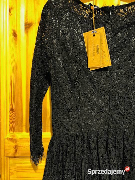 Czarna elegancka sukienka koronkowa NOWA rozmiar Reda