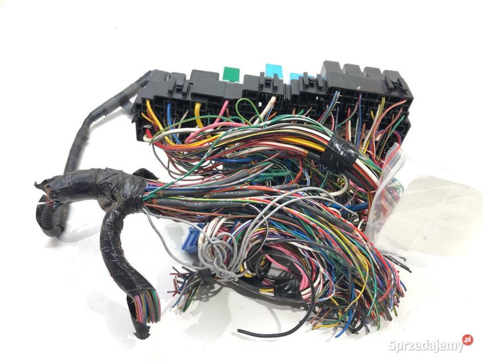 SKRZYNKA BEZPIECZNIKÓW MAZDA CX5 Hatchback 1117 osobowe sprzedam