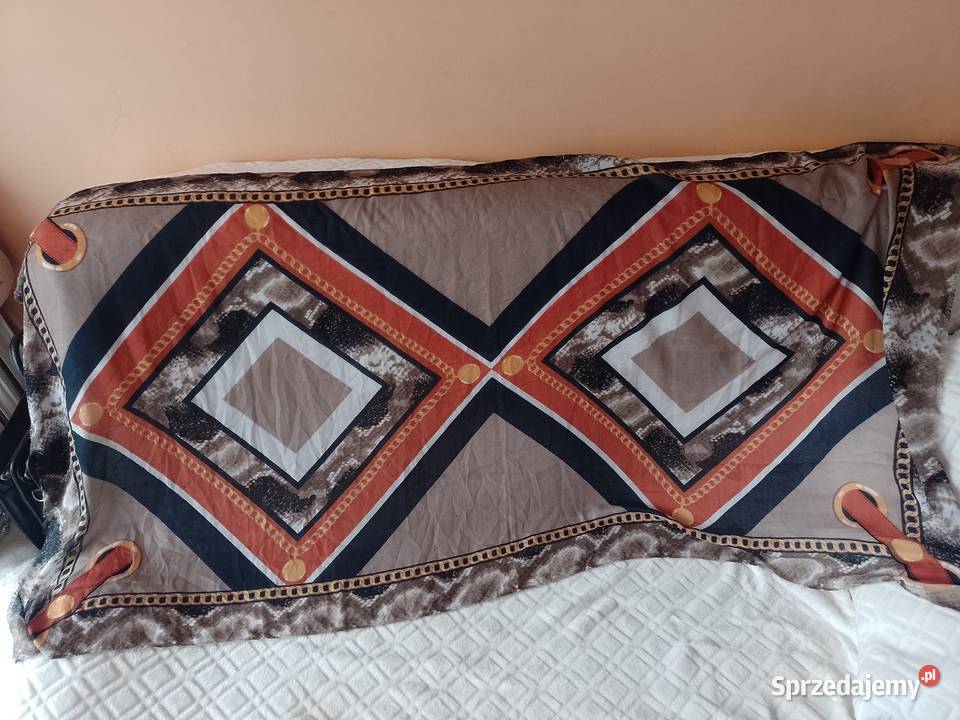 Hiszpańska duża chusta z łańcuchami z Galanteria i dodatki Kraków