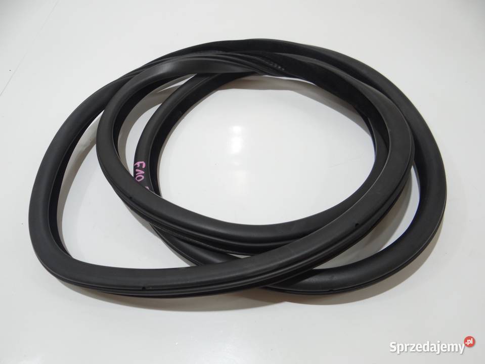 USZCZELKA DRZWI PRAWY TYŁ BMW F10 osobowe Strzyżewice