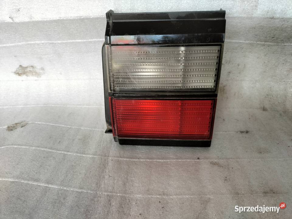 Lampa Prawa Tył VW Passat B3 357945108 osobowe Kamień-Kolonia