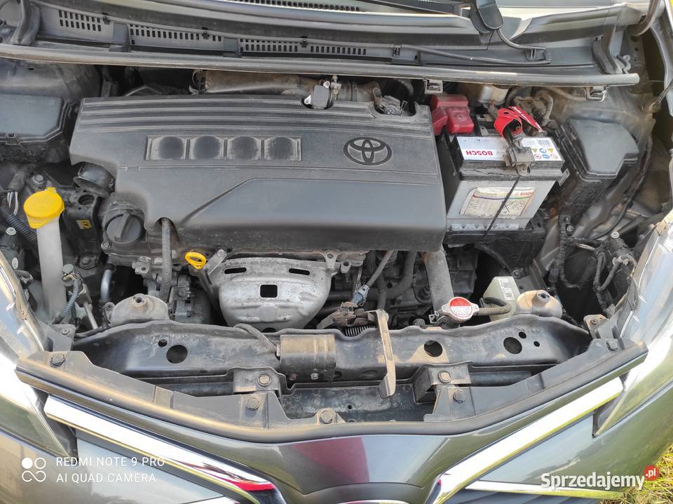 Toyota Yaris Premium 133 2015 salon stan Zalesie Górne
