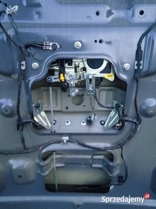 Hyundai H1 H 300 zamek klapy tylnej tylniej H 1 Części