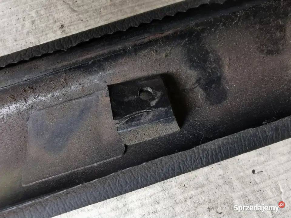 Osłony maskownice słupków przednich BMW E30 Żory