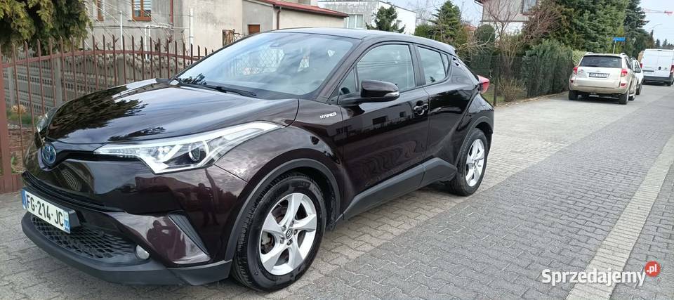 Toyota CHR hybryda oszczędność Leszno