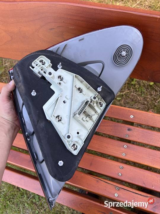 Lampa lewy tył Mercedes w211 sedan lift