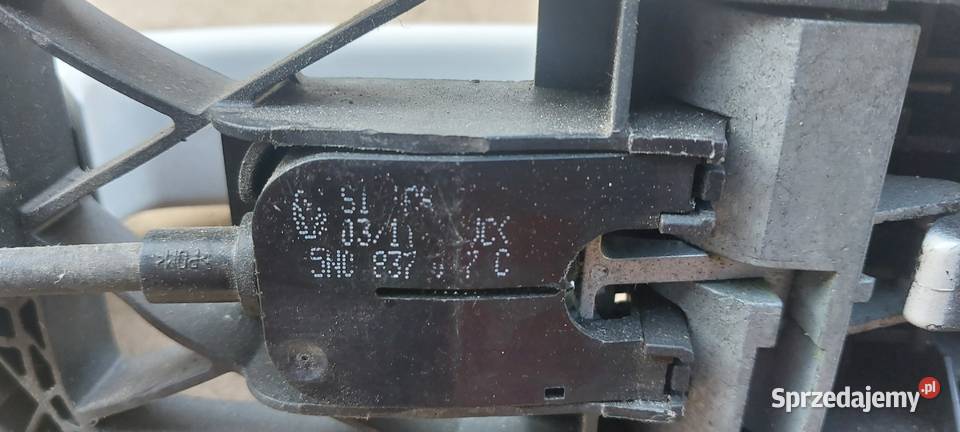 Klamka drzwi prawy tył VW JETTA 5N0837017C LB9A osobowe Szczecin