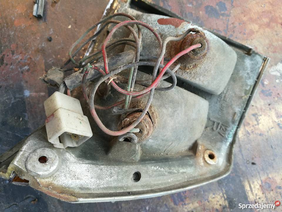 Kierunkowskaz prawy Mazda 929 81r Oświetlenie Części Biłgoraj sprzedam