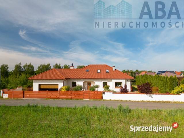 Wyjątkowy dom na sprzedaż z garażem w gm Rzgów 283.7m2 Branno