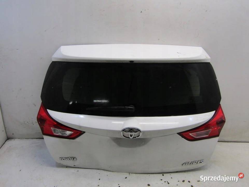 KLAPA BAGAŻNIKA TYLNA TYŁ HB 040 TOYOTA AURIS II