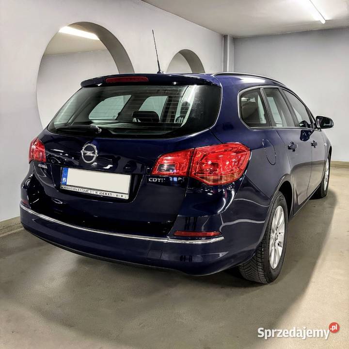 Opel Astra J 17 CDTI Diesel 2014 Wersja liftingu Rok produkcji 2014