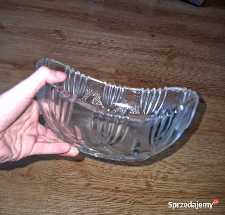 Misa kryształowa w kształcie łódki ozdobiona Namysłów