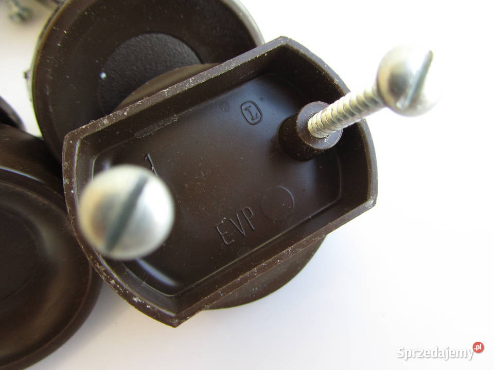 Gałki uchwyty meblowe kpl 16 z PRLu warmińsko-mazurskie Olecko