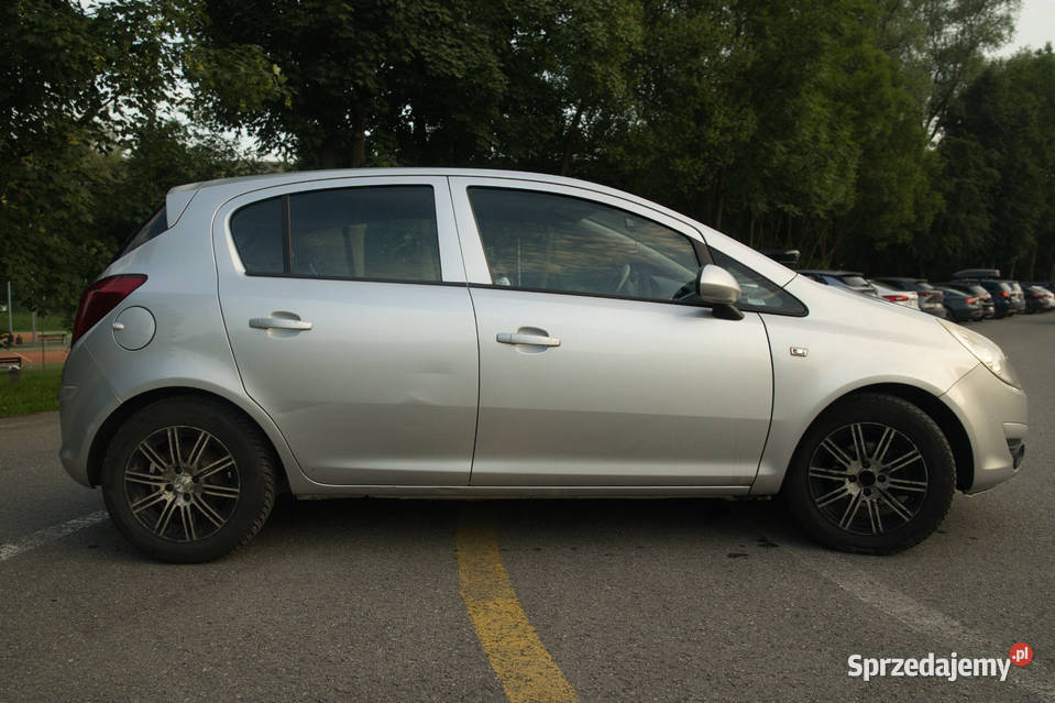 Opel Corsa D 14 benzyna 2009 r nieuszkodzony Corsa Pcim