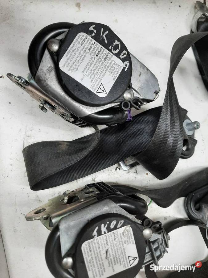 Skoda Octavia 2 II napinacze pasów osobowe Pasy bezpieczeństwa