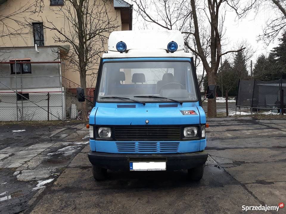 Mercedes 410 29 Diesel skrzyniowy Mercedes-Benz Szydłowiec