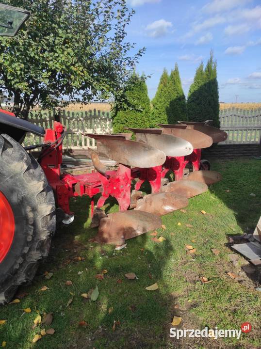 Pługi czteroskibowe obracane ihc Potok Wielki sprzedam