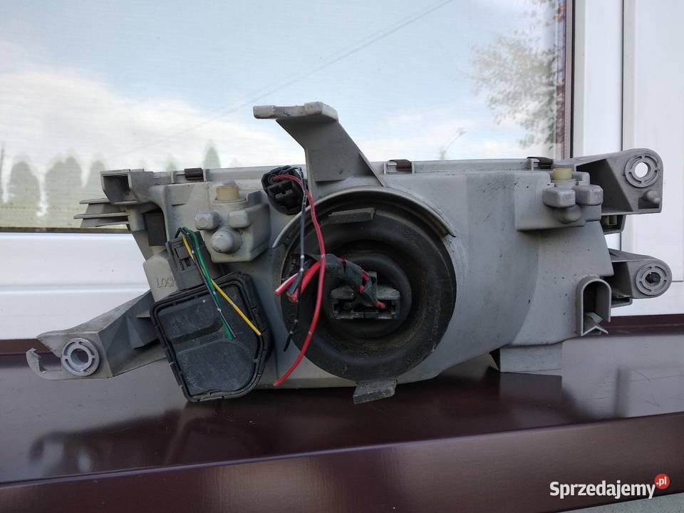 Mazda 323p BA lampa przednia lewa reflektor Sieradz