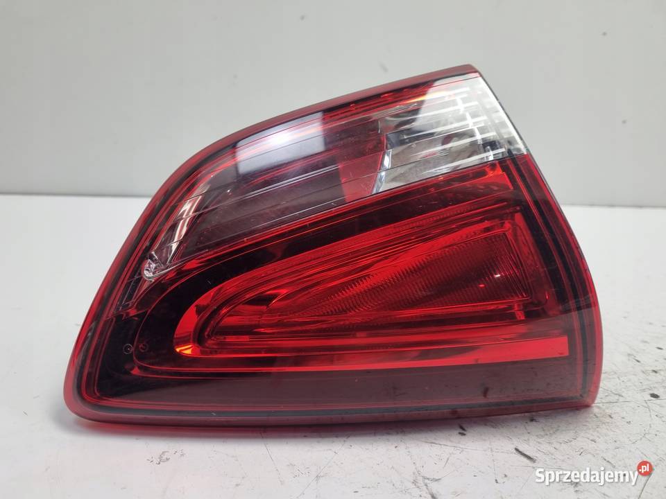 Renault Clio IV KOMBI TYLNIA TYLNA LAMPA LEWA osobowe Rudka