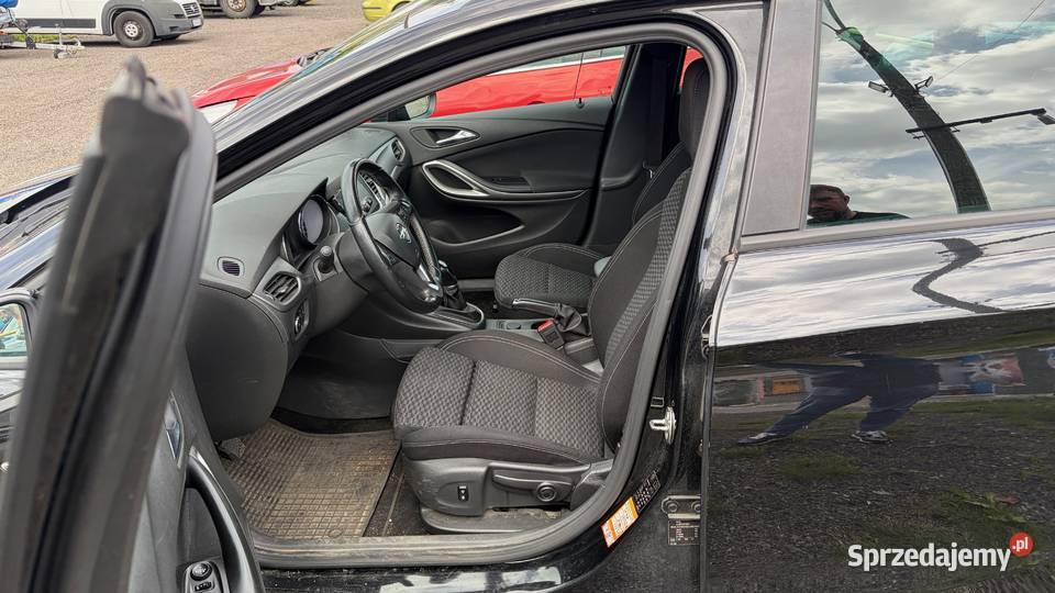 Syndyk sprzeda samochód osobowy Opel Astra III Astra
