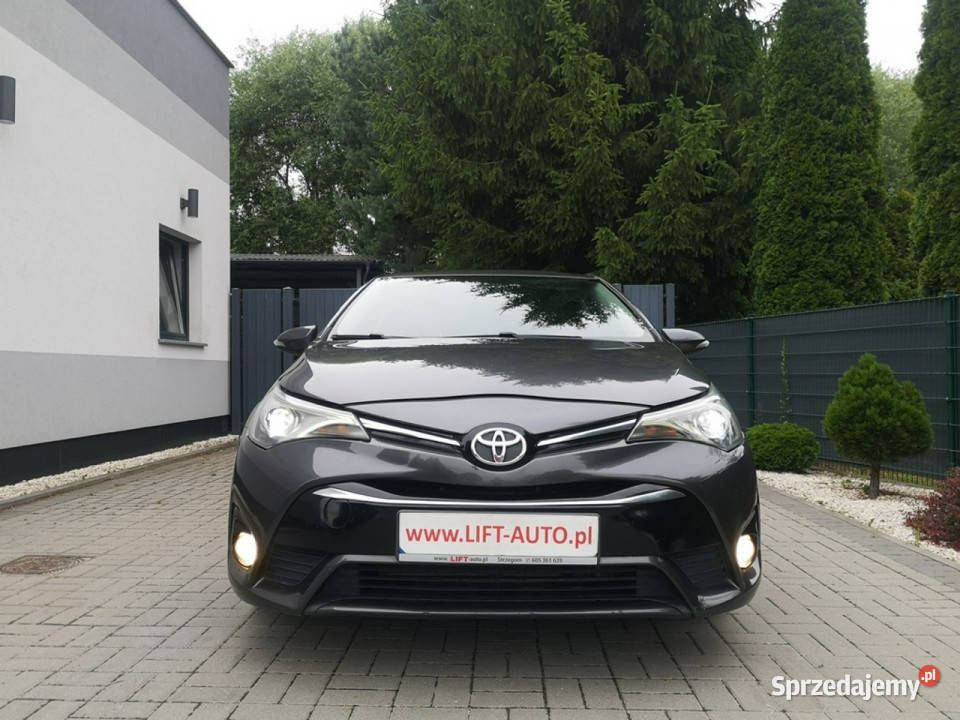 Toyota Avensis 20 D4D 143 Salon Navi Premium podgrzewane fotele Strzegom