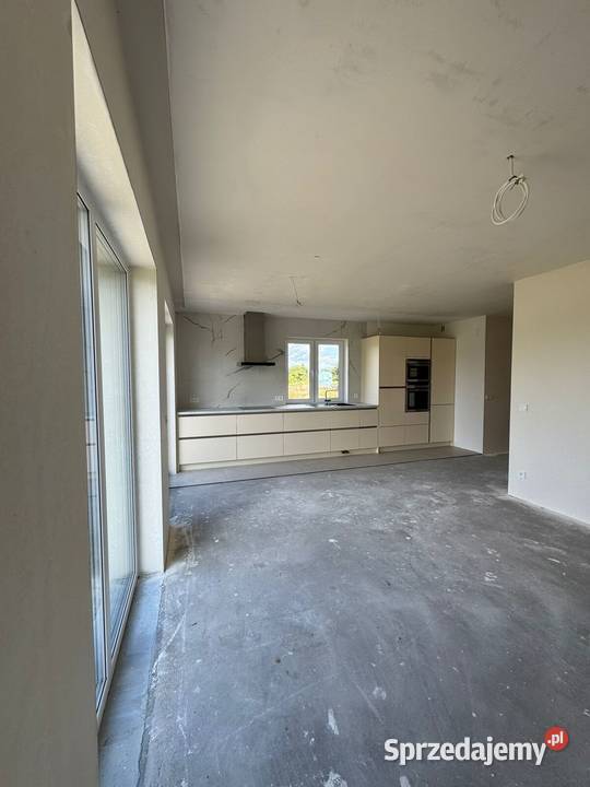 Nowoczesny bliźniak Baczyny silikat Baczyna