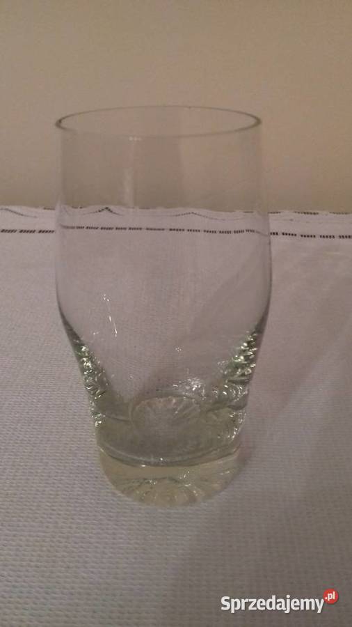 Szklaneczki literatki w oryginalnym kształcie Porcelana i szkło Kraków