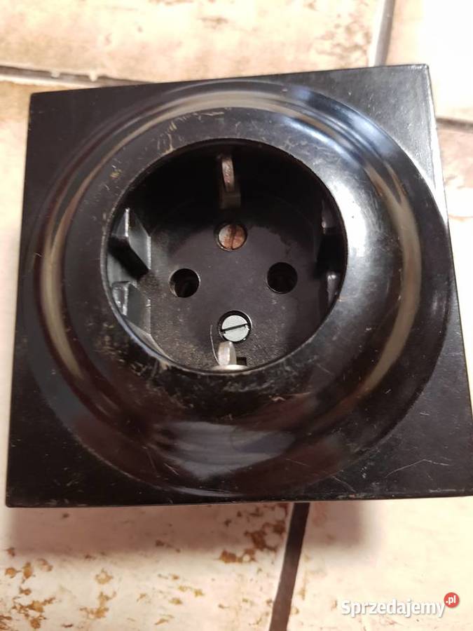 NoweLoftz epokiBakelitowe gniazdo z uziemieniem Barlinek