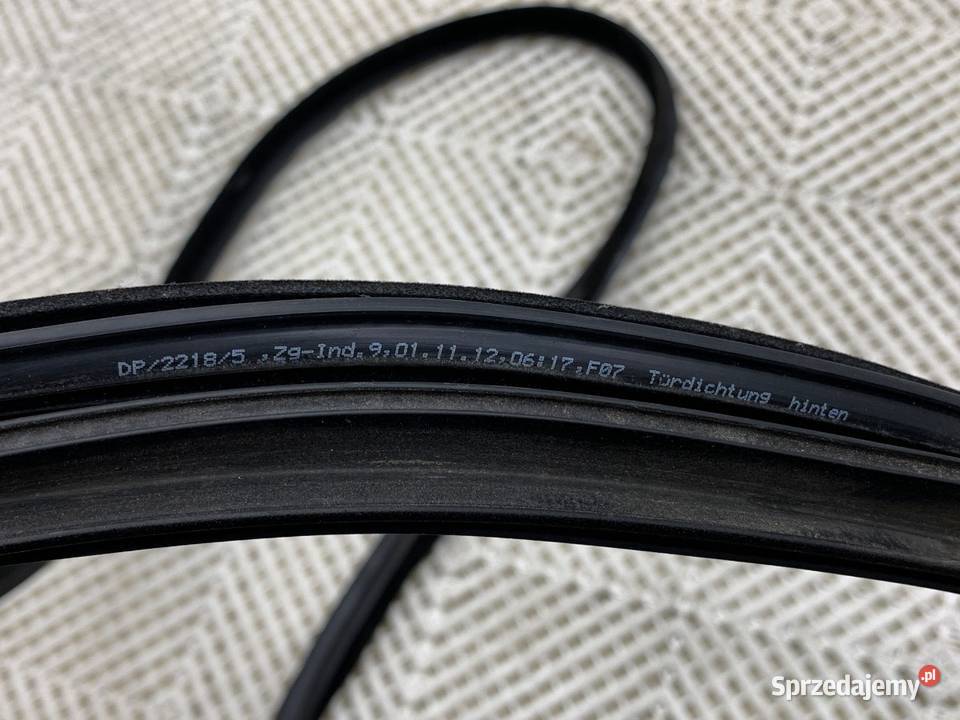 USZCZELKA DRZWI TYŁ LEWA BMW F07 Hatchback 0917